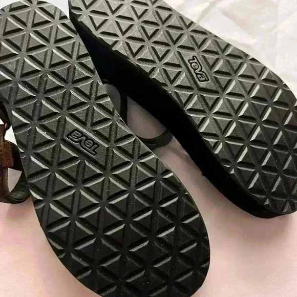 NWT Teva Women's Flatform Universal Sandal SZ 8, Black/Tan - Picture 5 of 7
